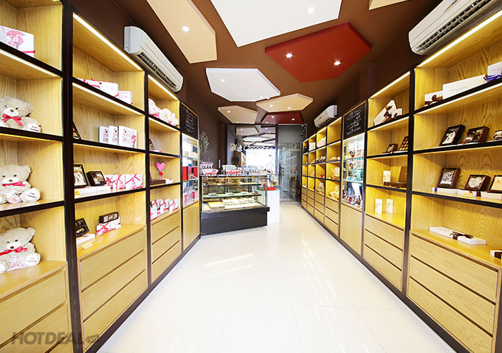 ĐƯỜNG PHỐ NHIỀU MÀU SẮC HƠN VỚI CHOCOLATE VALENTINE