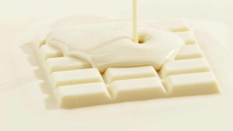 SOCOLA TRẮNG CÓ PHẢI LÀ SOCOLA THẬT ?